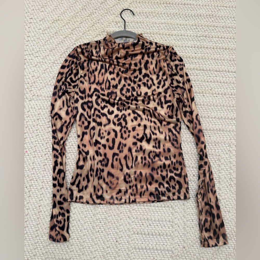 Leopard Print Top - Picture 3 of 4